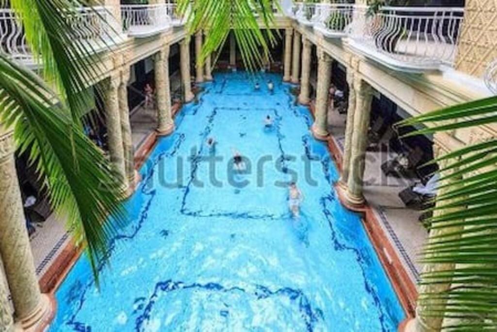 Always A Huge Sale! Apartament